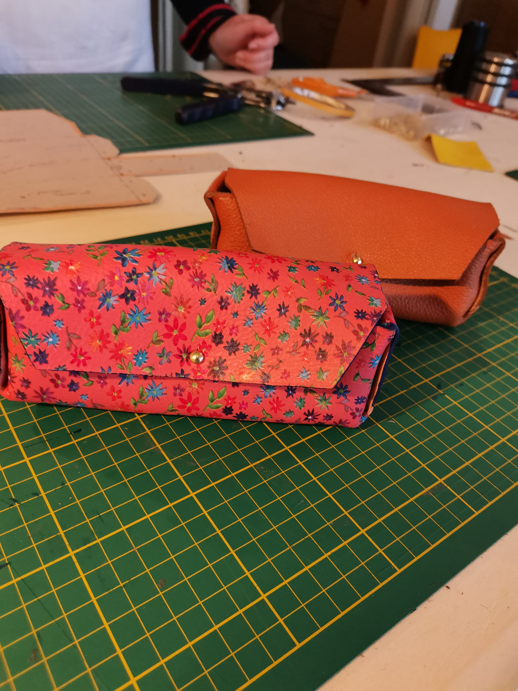 Fabriquer votre étui à lunettes en cuir