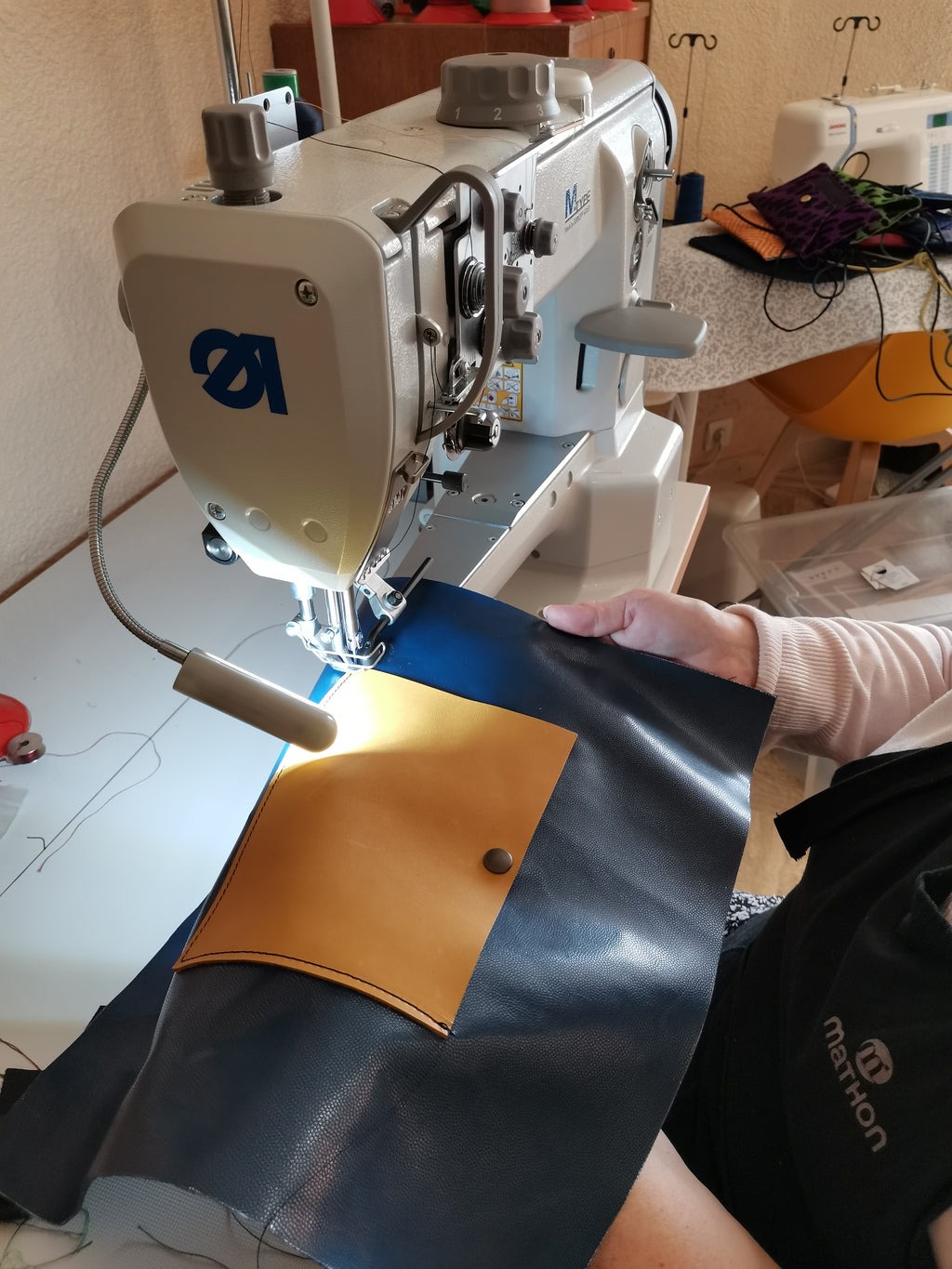 Confectionner votre cabas en cuir et sa pochette assortie